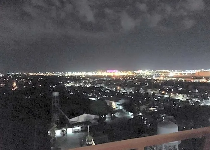 Raya P09 - Airport-side Penthouse 4* Manila