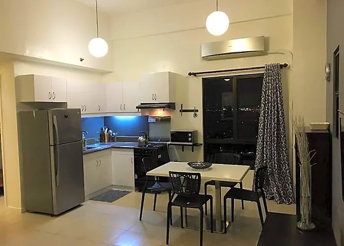 Raya P09 - Airport-side Penthouse 4* Manila